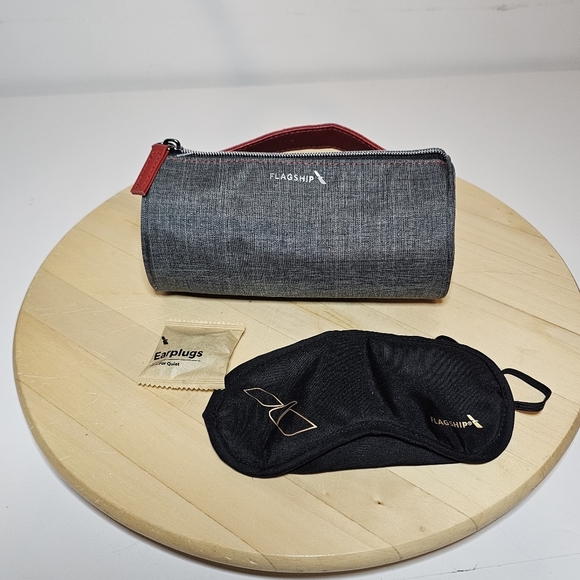 American Airlines Flagship Toiletries Bag Gray W Red And Eye Mask Ear Plugs - Picture 1 of 6